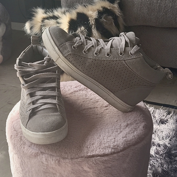 Steve Madden platform sneakers - Picture 2 of 5